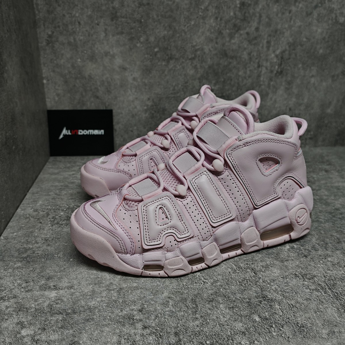 Level SS/New- Nike Women's Air More Uptempo Pink Foam Women's