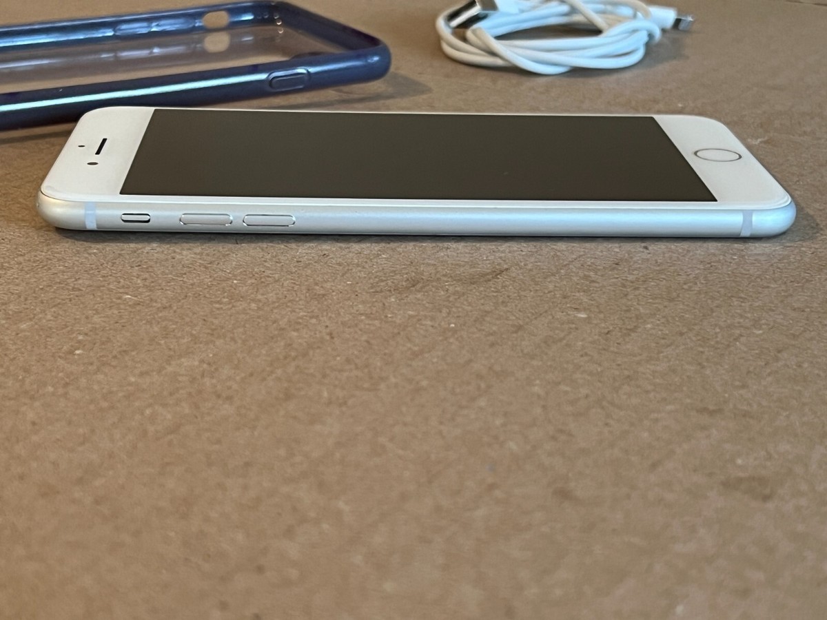 Apple iPhone 8 plus 256GB Silver Unlocked Smartphone (A1864) READ