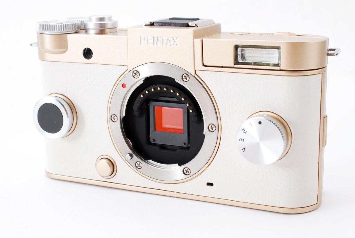 PENTAX Q-S1 12.4 MP Digital SLR Camera 02 lens / 06 ZOOM lens Kit