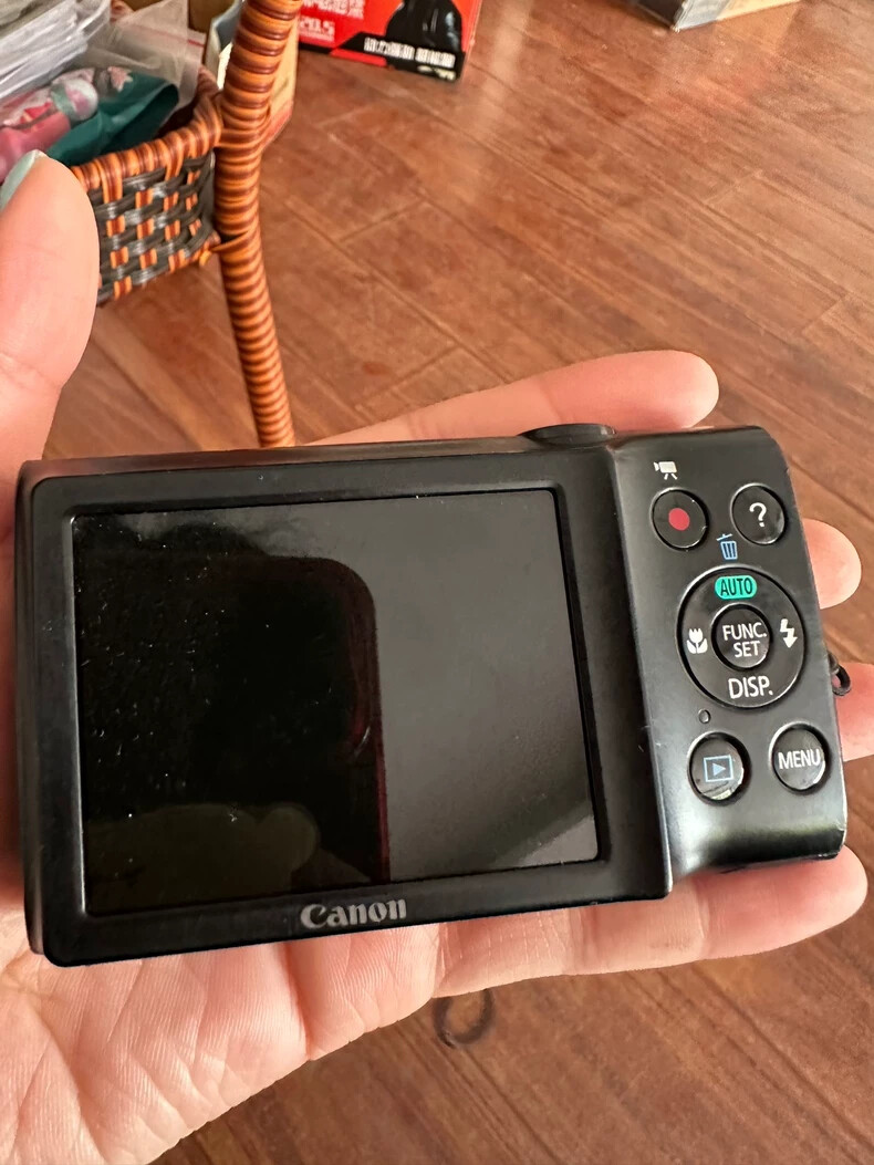 Canon Powershot A2300 Digital Camera 16.0 MP 5x Optical Zoom