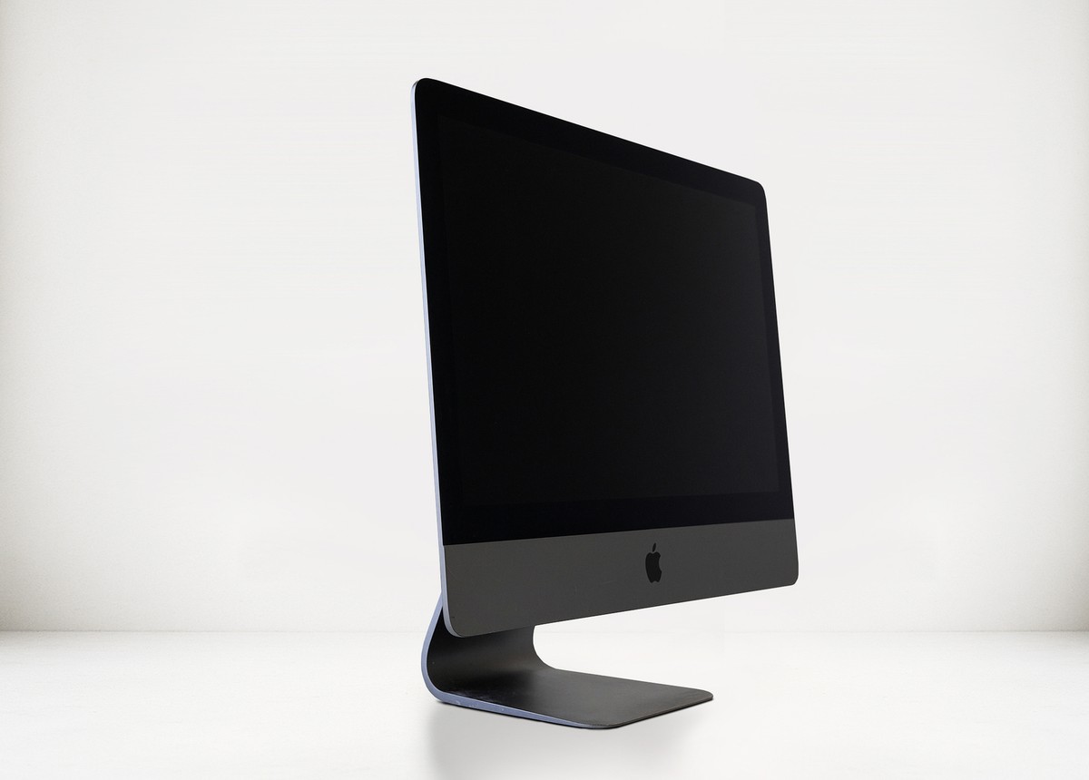 2017 Apple iMac Pro 27'' 14C Xeon W-2170B 2.5GHz 64GB RAM 2TB SSD