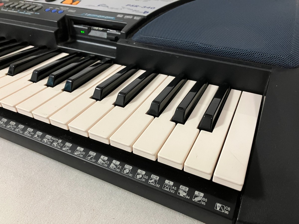 YAMAHA PortaTone PSR-340 Arranger Keyboard Synthesizer 61-key w