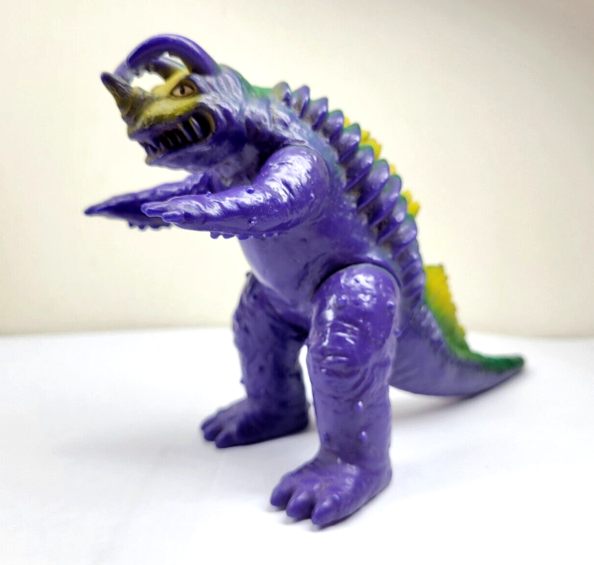 Neronga Ultra Monster Series Bandai 1983 PURPLE VAR Ultraman Kaiju