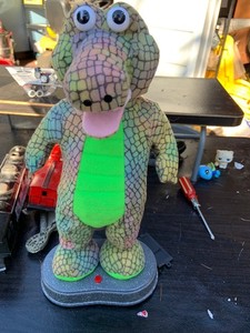 Singing Crocodile | eBay
