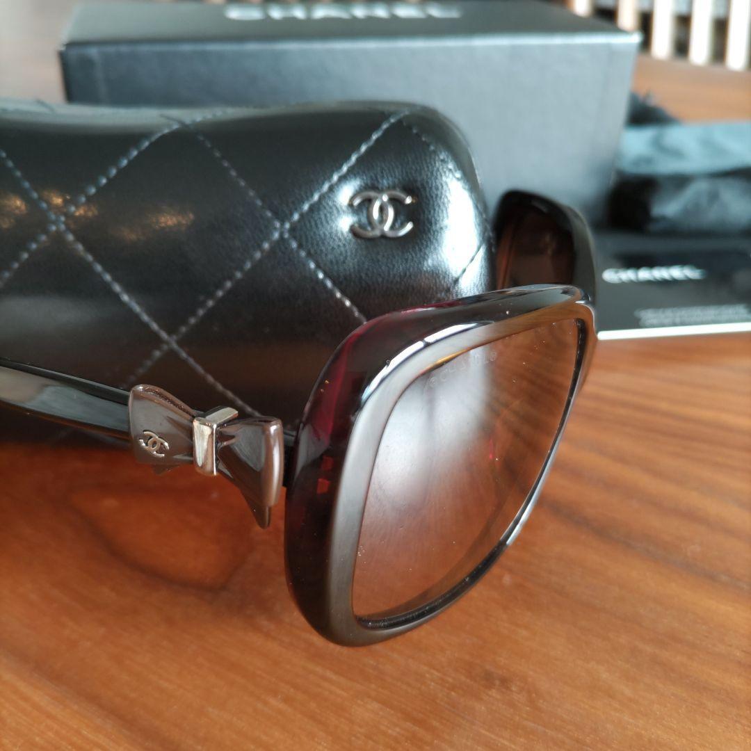 CHANEL Side Gold CC Logo Ribbon Bow Brown Sunglasses Used From
