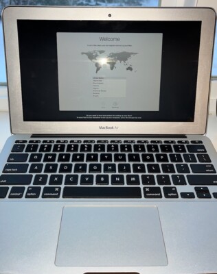 Apple MacBook Air 11 in 2013 Silver/Intel Core i5 1.3 GHz, 128 GB