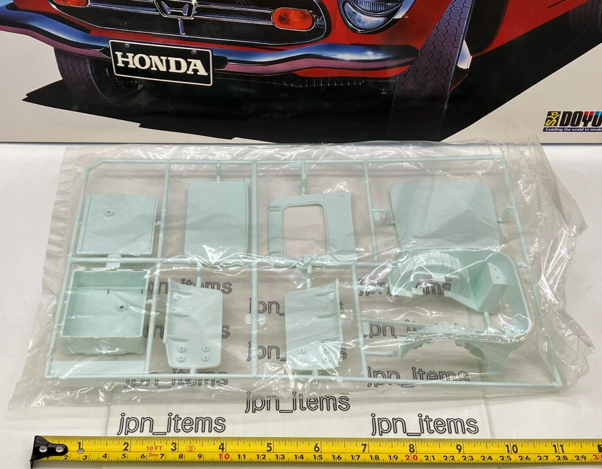 Doyusha 1/12 Plastic Model Kit Honda S800 Display Unassembled