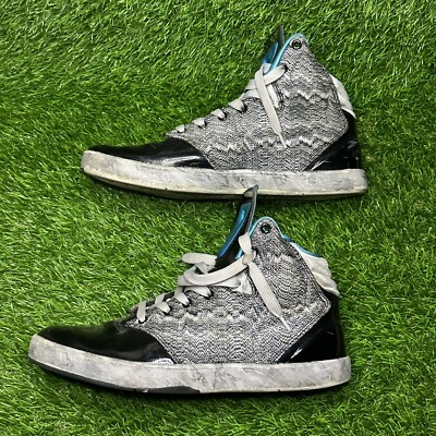 NIKE KOBE 9 NSW LIFESTYLE TXT BLACK-PURE PLATINUM SIZE 9 MEMS