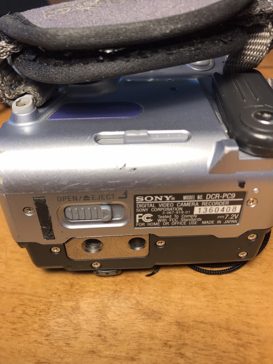 Sony Handycam DCR-PC9 NTSC MiniDV Camcorder Nightshot Working. No