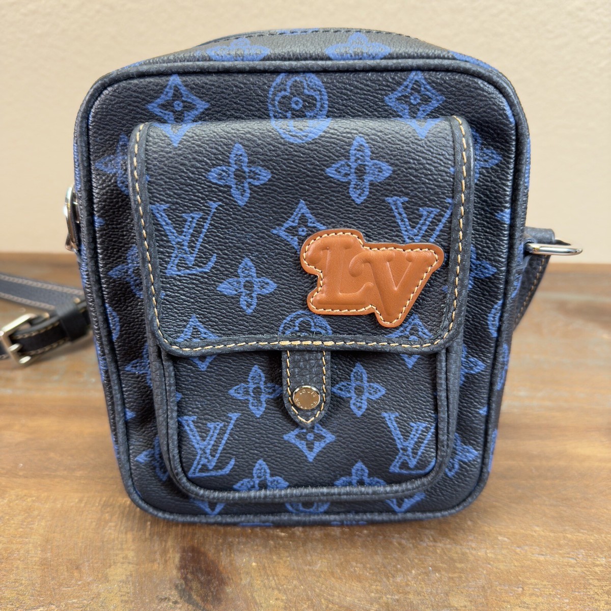 Louis Vuitton Wearable Christopher Wallet Shoulder Crossbody Black