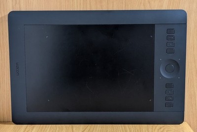 Wacom PTH-651 Intuos Pro Medium Creative Pen & Touch Tablet Exc | eBay