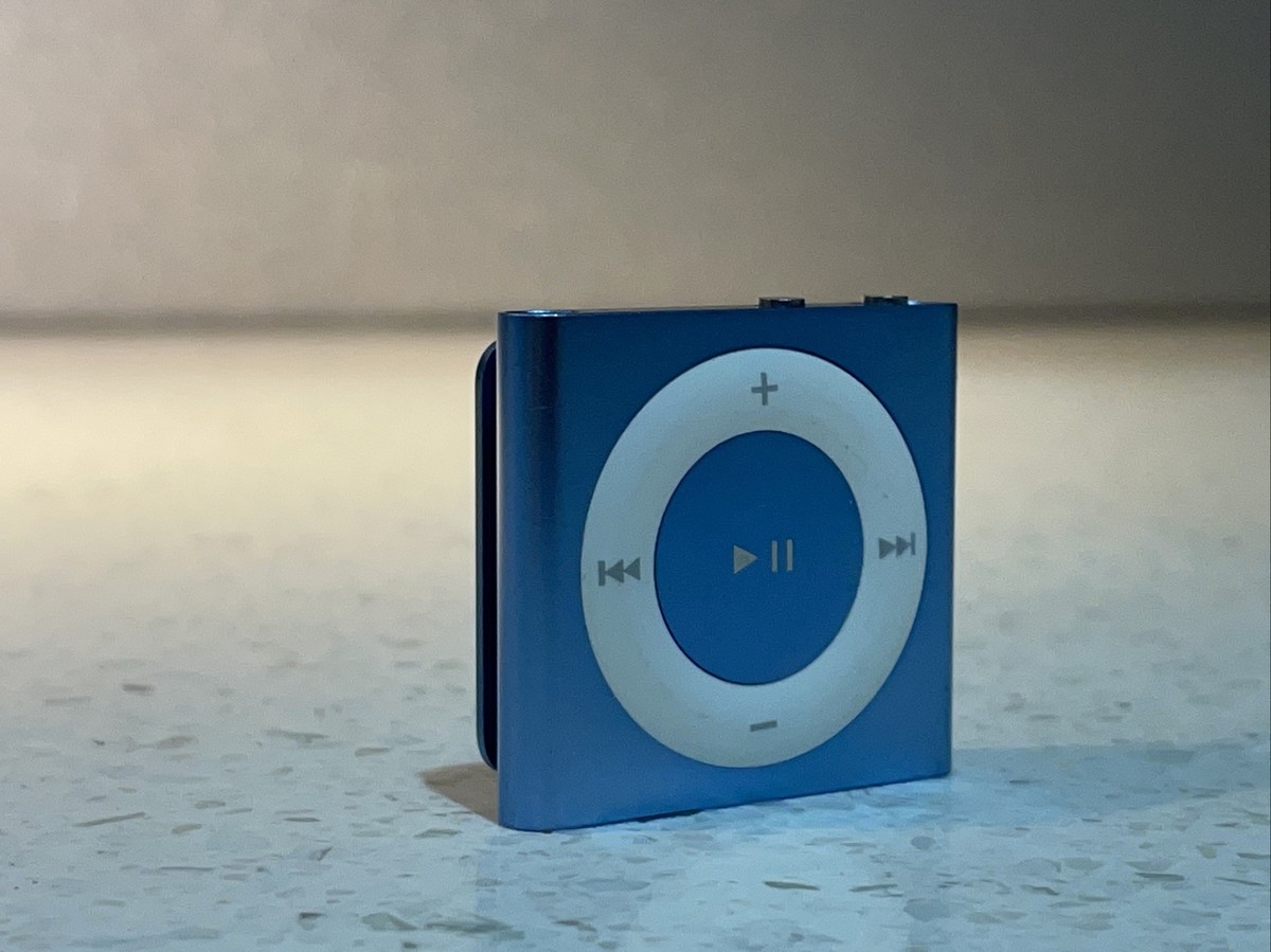 Apple iPod shuffle 4th Generation A1373 Ice Blue (2GB) RARE
