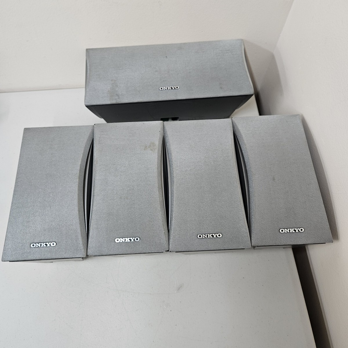 Onkyo SKC-340C . (2) SKF-340F. (2) SKM-340S Home Theater Speaker