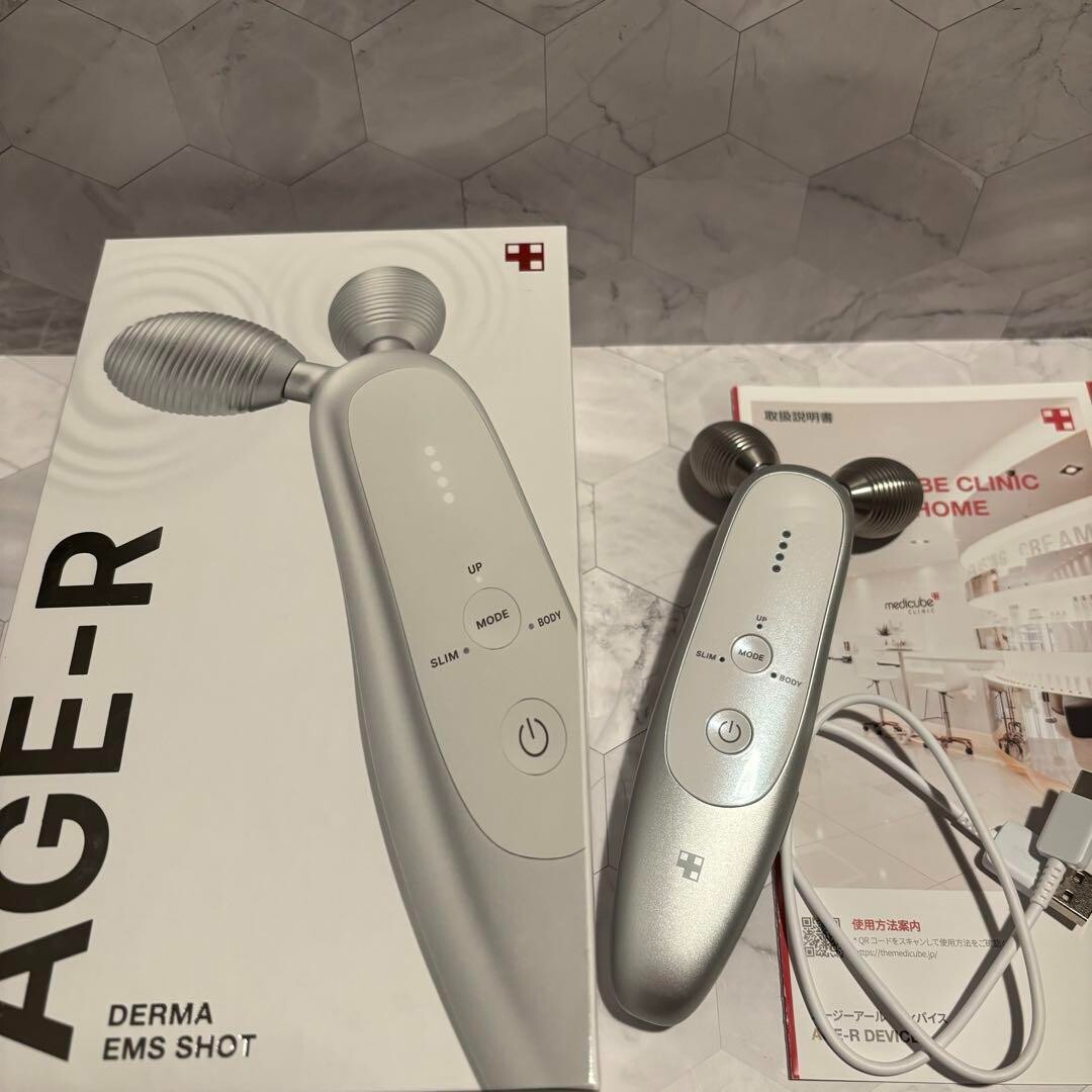 Medicube Age-R Derma EMS Shot Face Massager - Skin Care Beauty