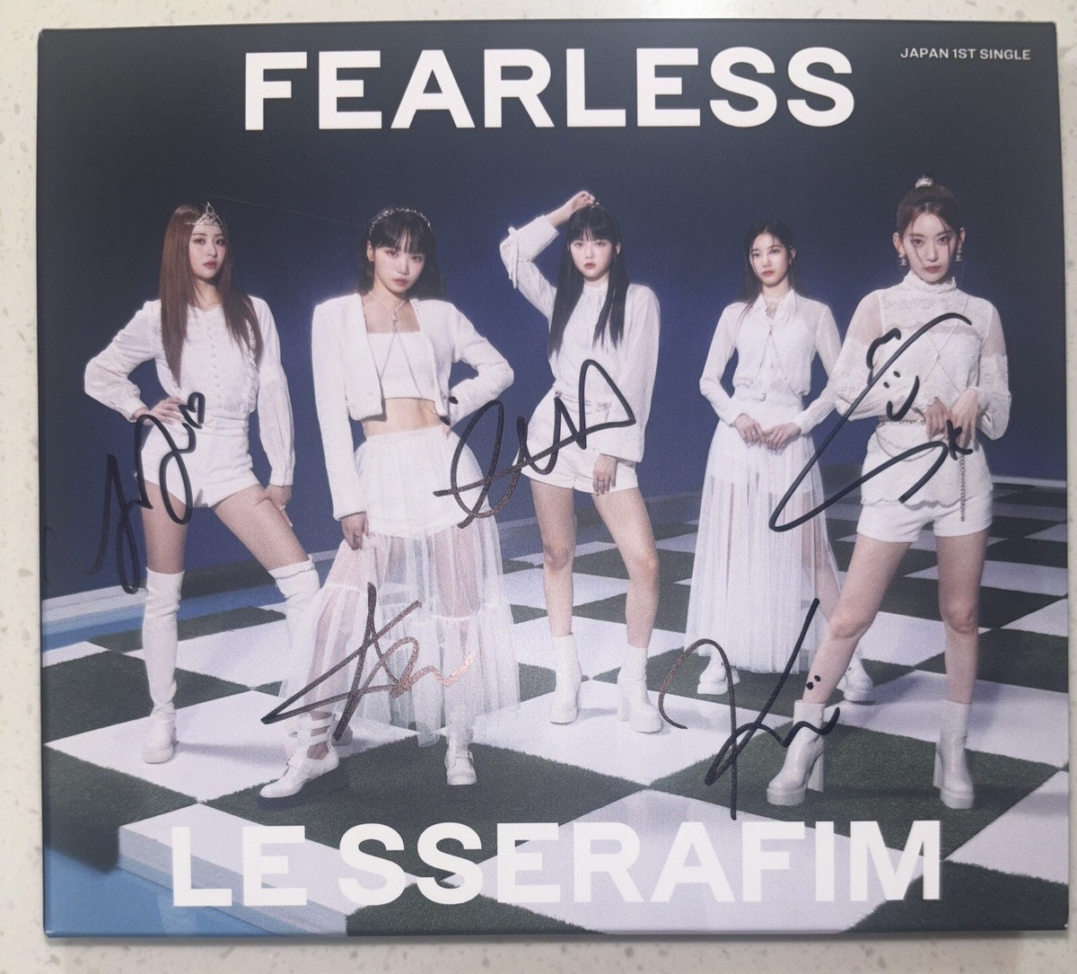 LE SSERAFIM [FEARLESS] All Member Autographed Signed Album Japan