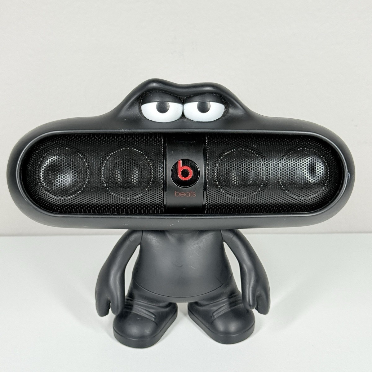 Beats By DR Dre. Pill Bluetooth Speaker Dude Holder Stand +