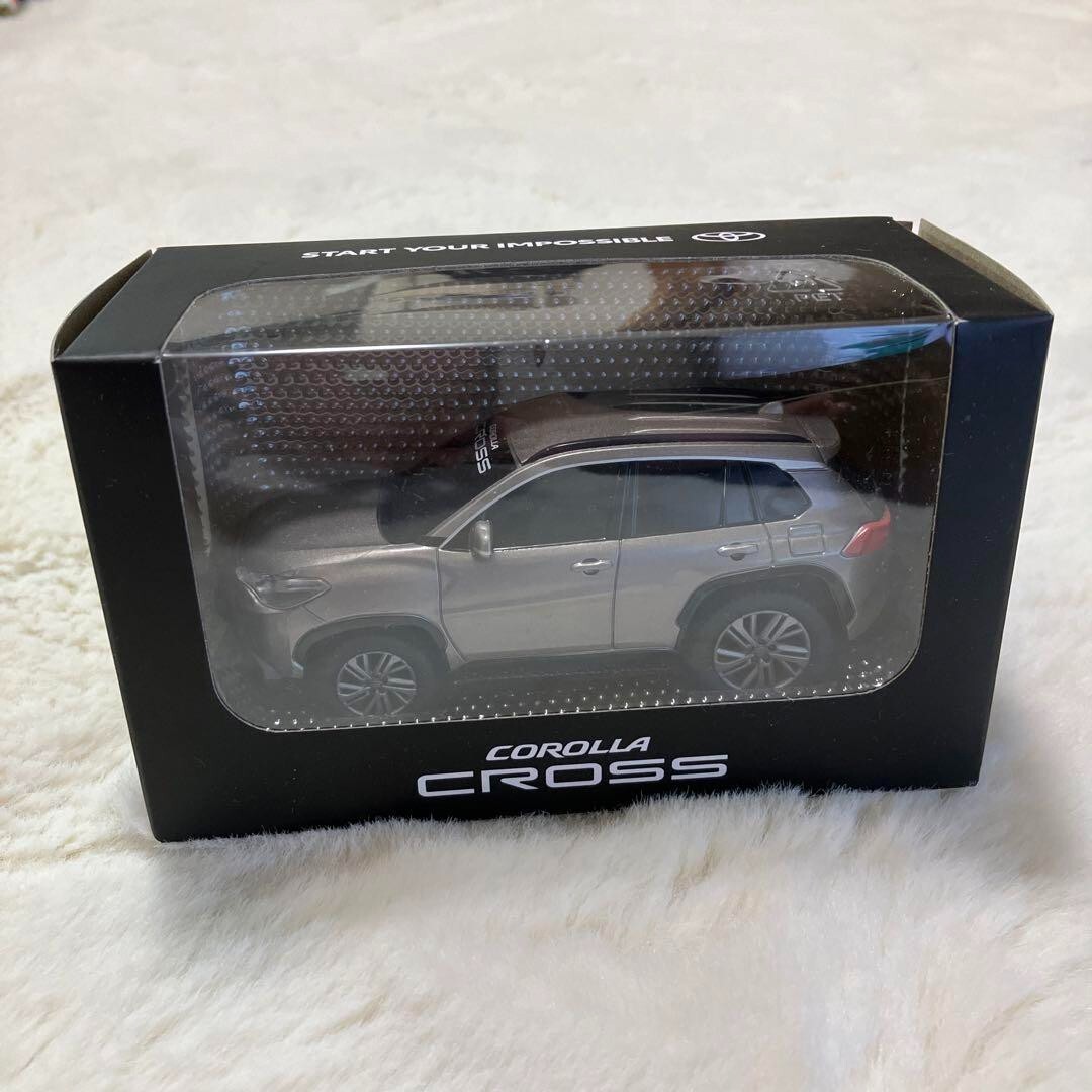 Toyota Corolla Cross Pull Back Car 1/43 Scale Miniature Silver