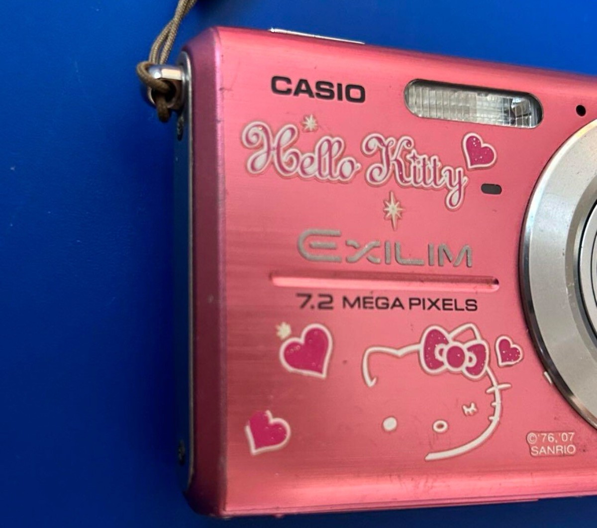 Casio Sanrio Hello Kitty Digital Camera EXILIM EX-Z75 7.2 mega