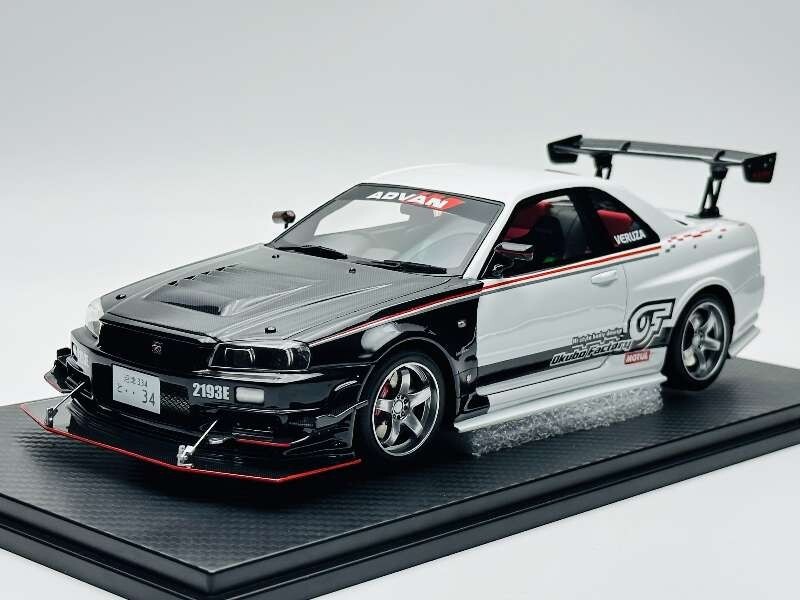 1/18 Onemodel Line Nissan Skyline GTR R34 White Z Tune RB26 GT