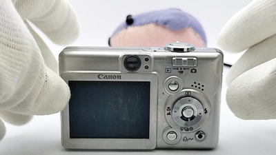 Canon IXY DIGITAL 50 4.0MP 3x Zoom Compact Digital Camera from