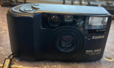Konica (BM-411Z) Big Mini Super Compact Zoom 35-70mm Film Camera
