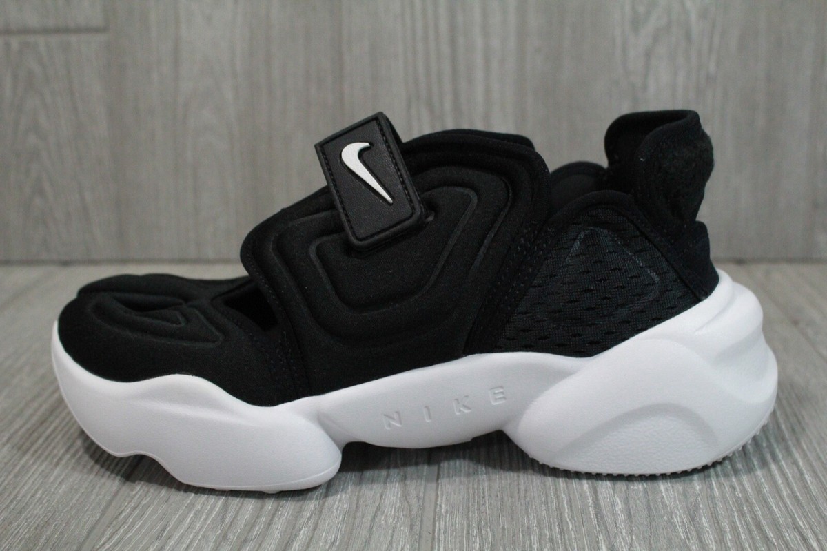 Nike Aqua Rift Womens Water Shoes Size 7 Black White Beach Ready