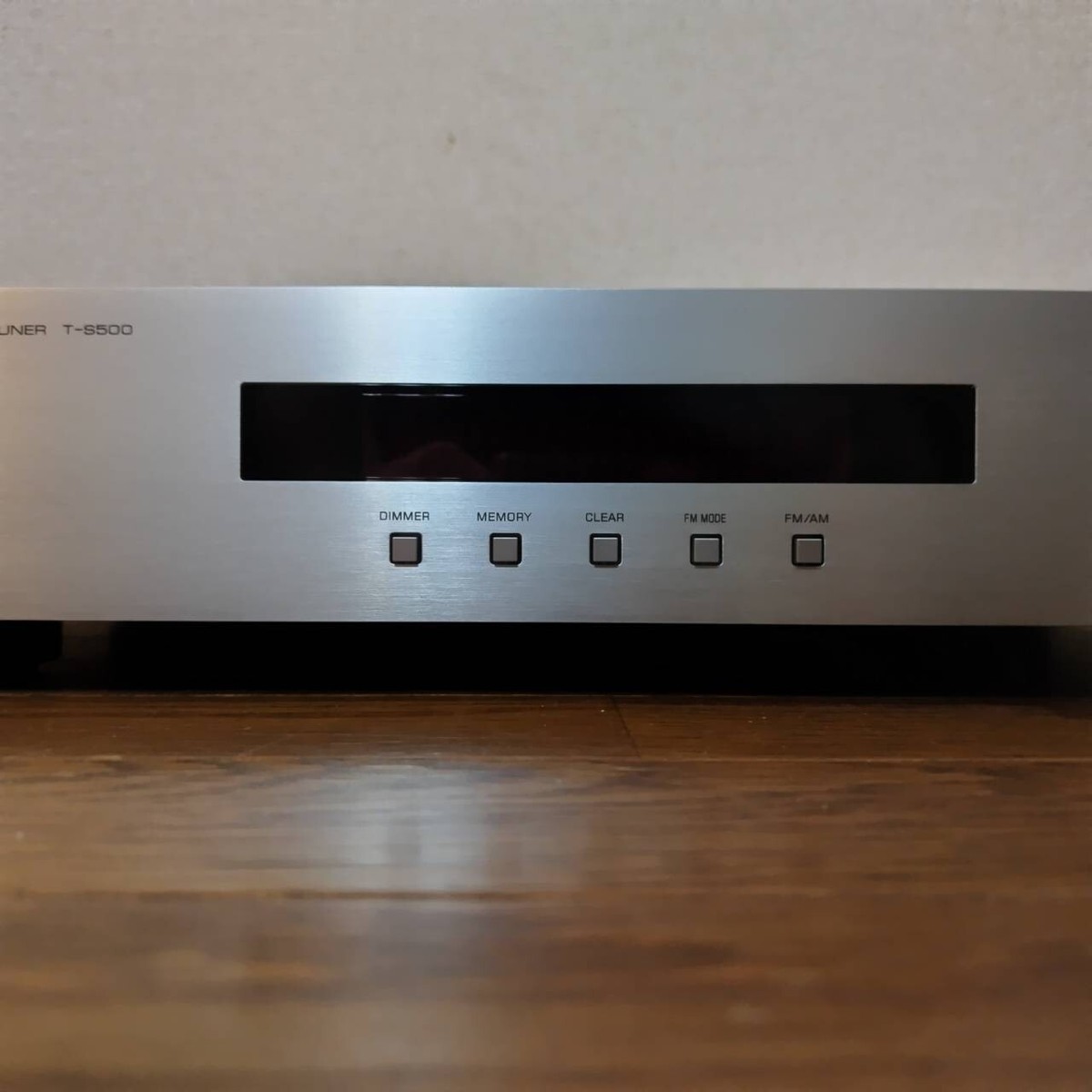Yamaha T-S500 AM/FM Stereo Tuner Beautiful styling Confirmed