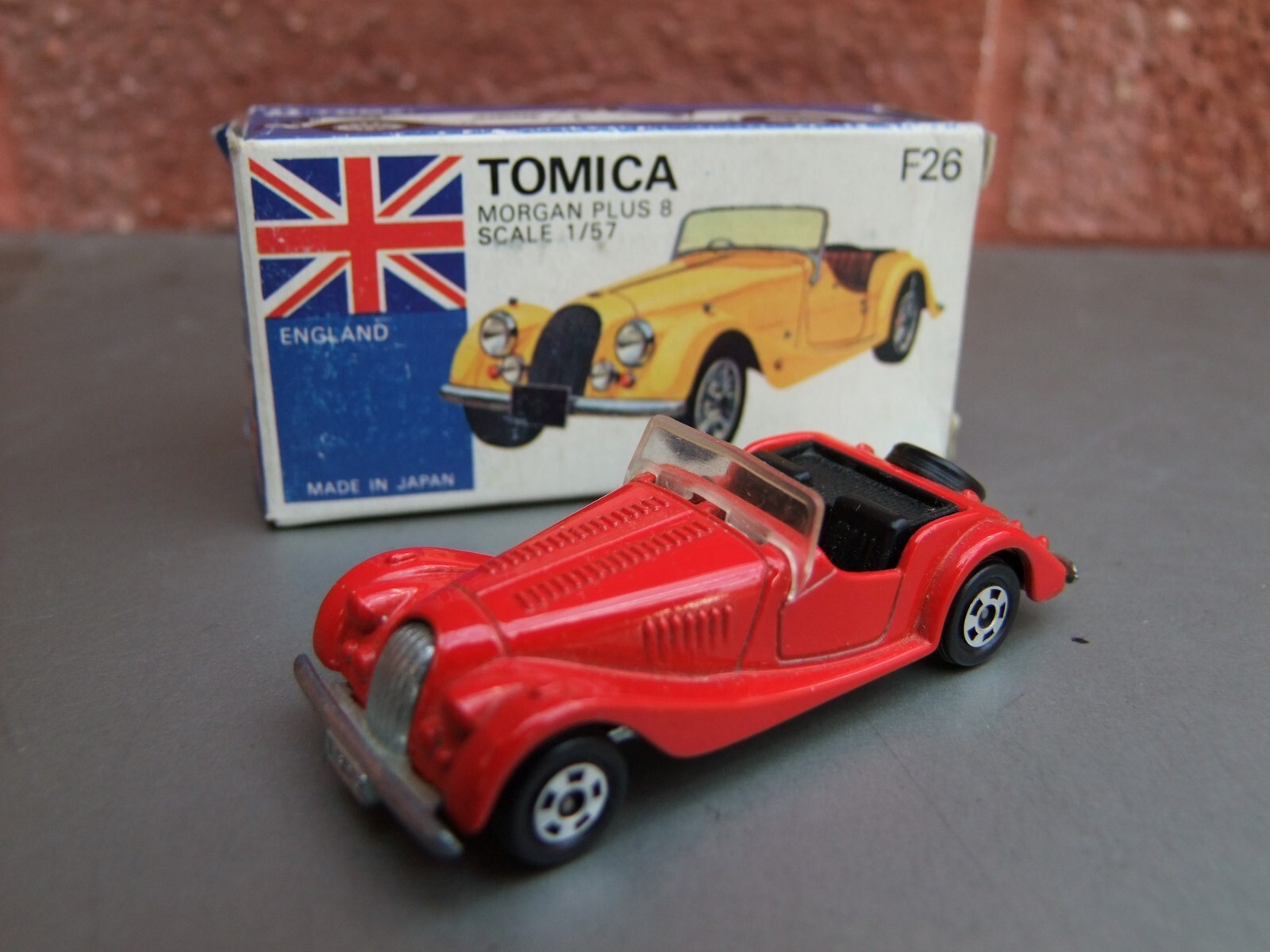 Tomica F26, Morgan Plus 8 - Free Price Guide & Review