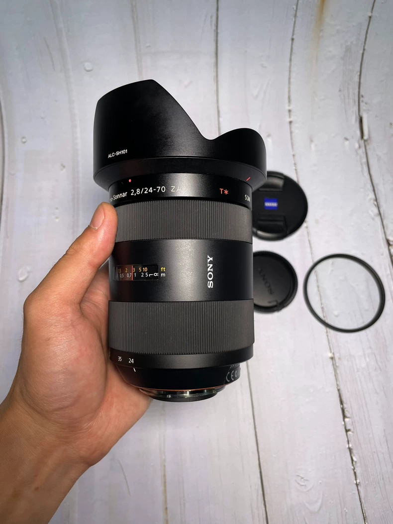 Sony SEL2470Z E Mount 35mm Full Frame Vario T 24-70mm F4.0 Zeiss