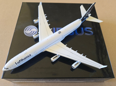 1:400 Airbus A340-300 Lufthansa D-AIFD Panda Model | eBay