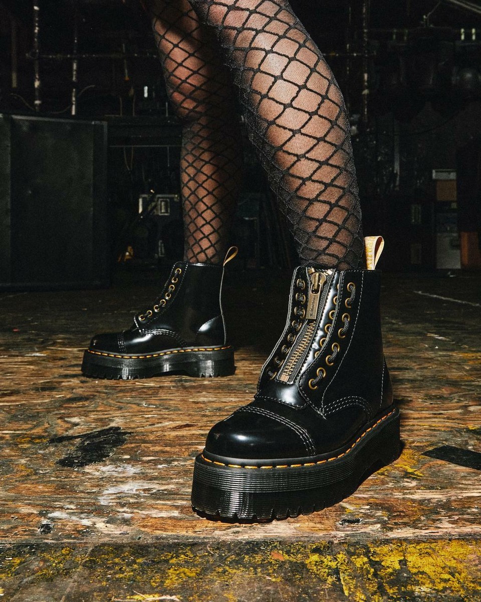 Dr Martens Women's Sinclair Vegan Platform Quad Retro Black Oxford