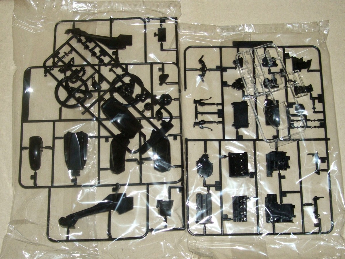 Kawasaki GPZ 900 R NINJA TOP GUN Ver 1/12 Plastic Model Kit