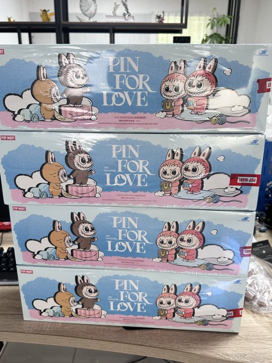 THE MONSTERS PIN FOR LOVE SERIES-VINYL PLUSH PENDANT BLIND BOX