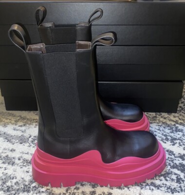 Bottega Veneta Women's Leather Tire Chelsea Boots Black Pink Size