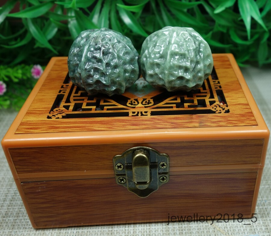 Certified Light green 100% natural A jadeite jade Walnut Hand