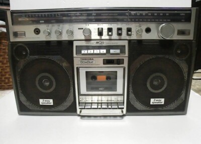 Toshiba RT-8880S BomBeat 12 Stereo Radio Cassette Recorder Vintage