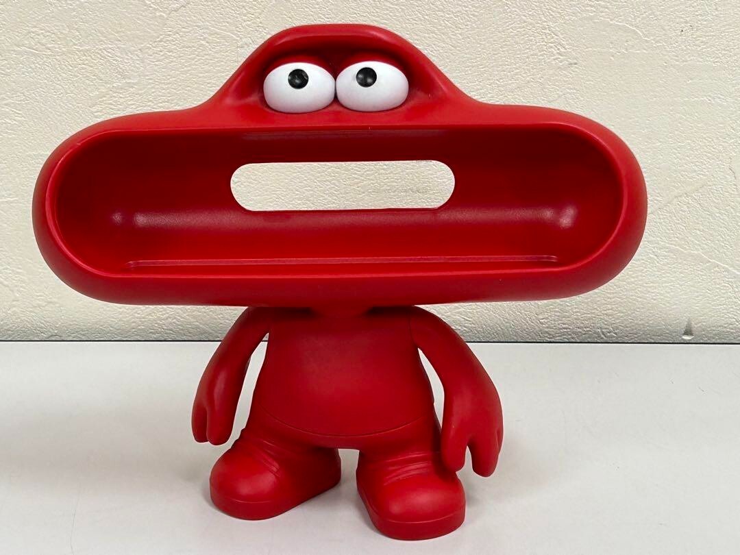 Beats By DR Dre. Pill Bluetooth Speaker dude holder Dude Stand