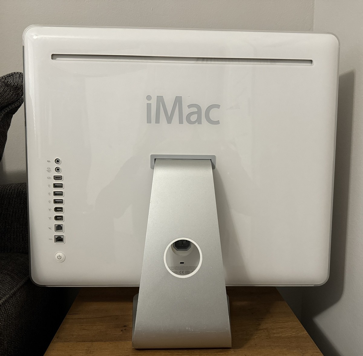 The ORIGINAL Apple iMac G5 Desktop (August, 2004) Model A1076. 20