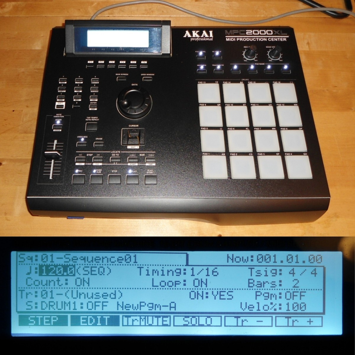 Akai MPC 2000XL Custom Black w/White LEDs & Clear PADs 1GB SCSI SD