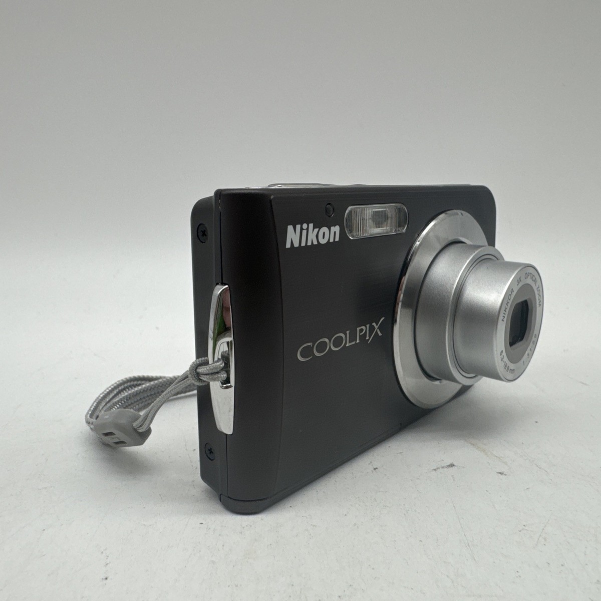 Nikon COOLPIX S210 8.0MP Digital Camera - Black - Read 18208261031