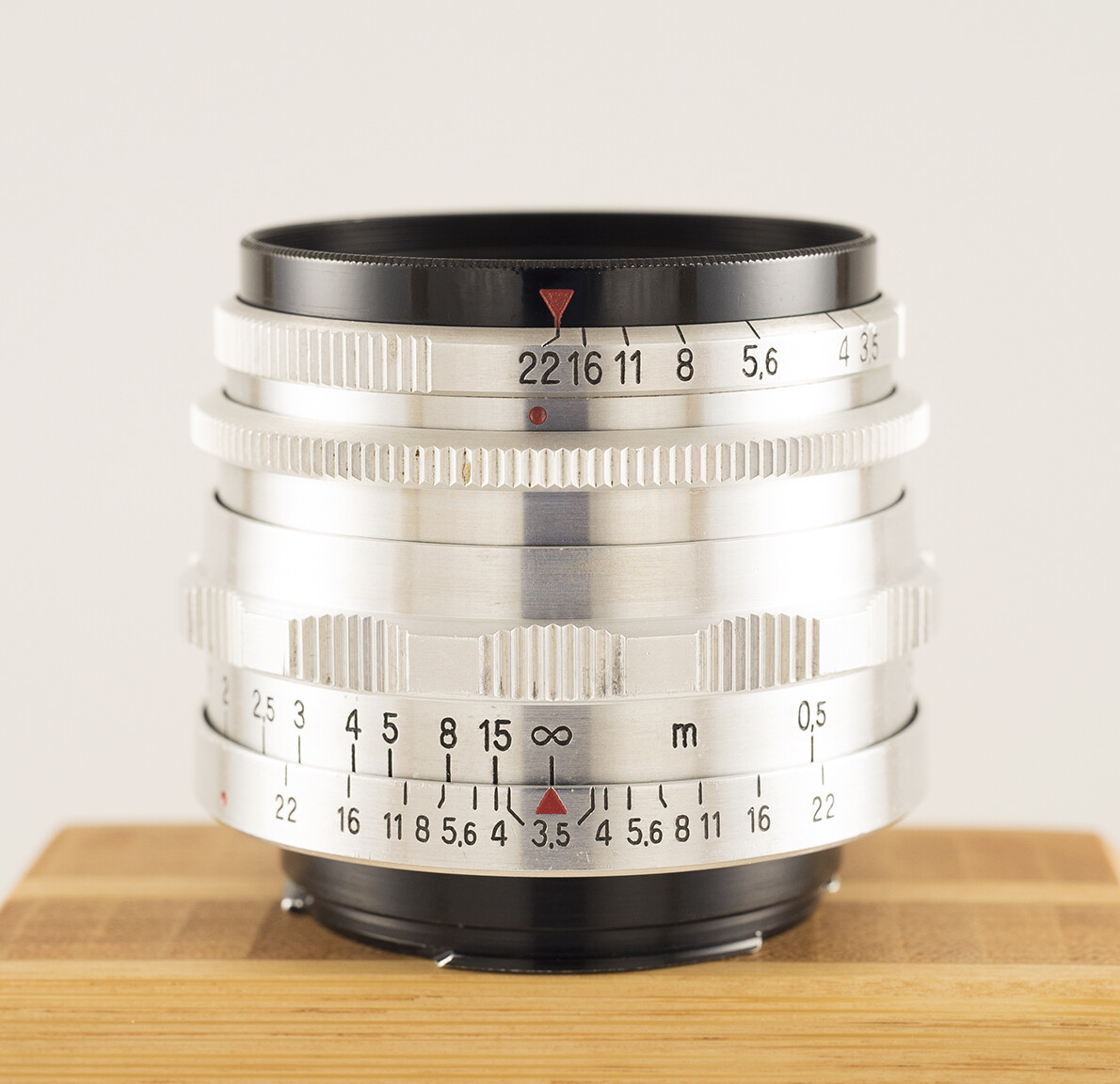 Carl Zeiss Jena Tessar 50mm F2,8 RED T Exakta Vintage Lens - 2.8