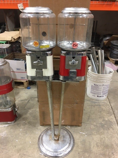 Beaver Double Head Gumball Candy Nut Bulk Vending Machine Complete