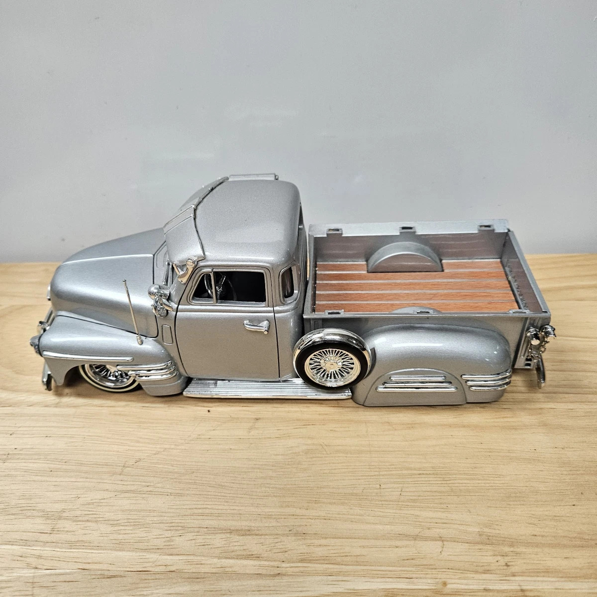 Jada Toys Chevrolet Lowrider Contemporary Manufacture Diecast Cars