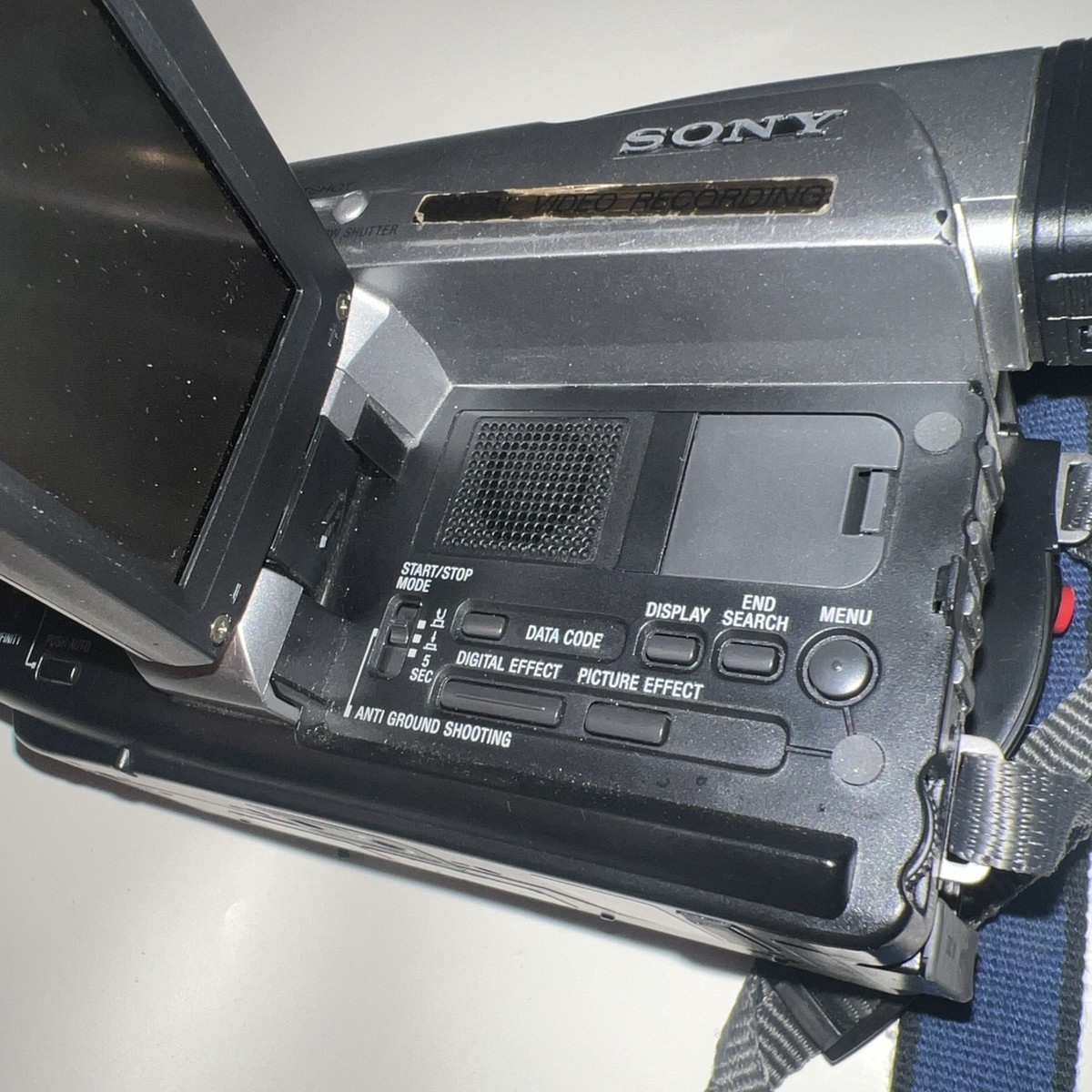 Sony DCR-TRV110 Digital8 Hi8 8mm Video8 Camcorder VCR Player Video