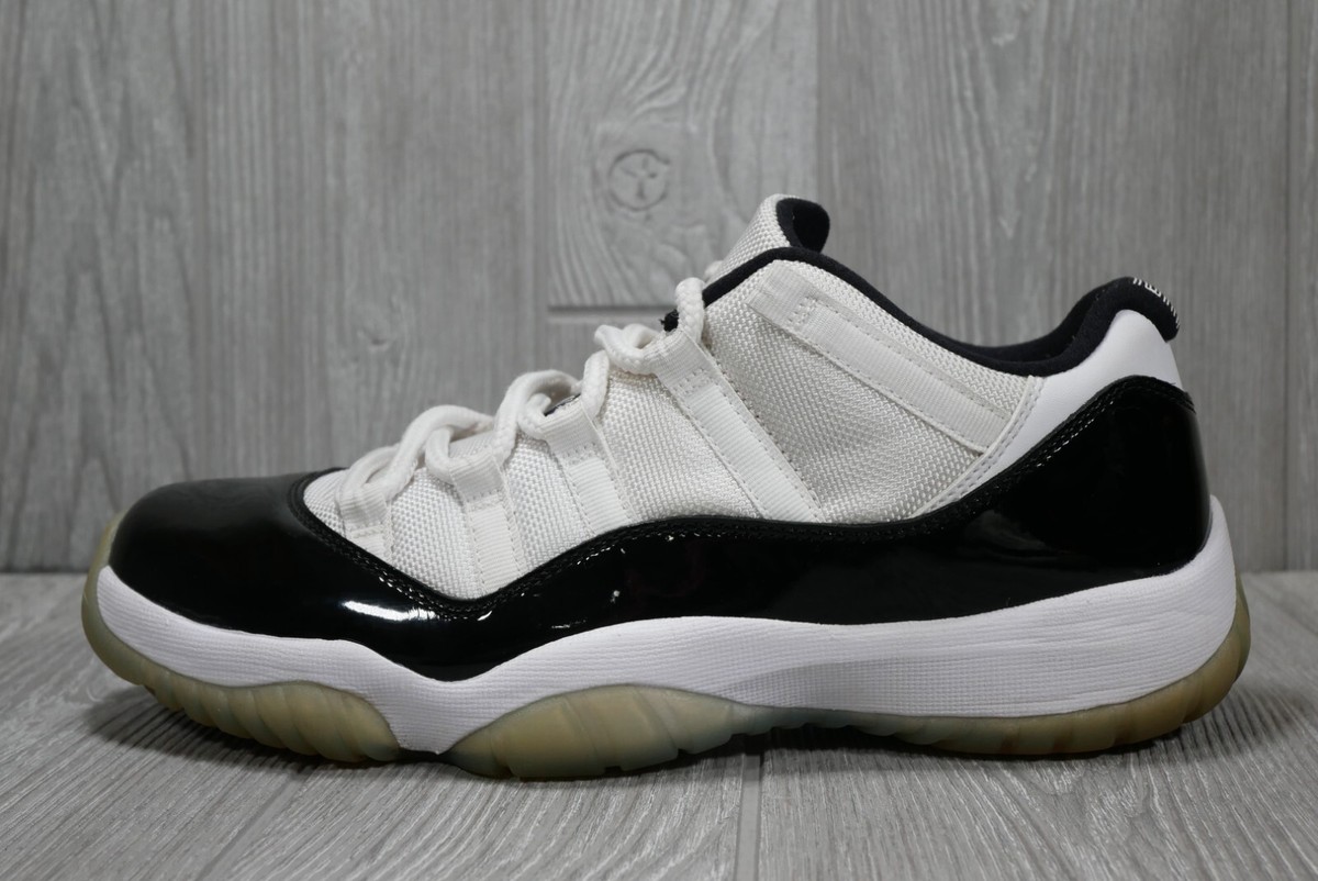 8/10 Great Cond.) Nike Air Jordan 11 Retro Low 