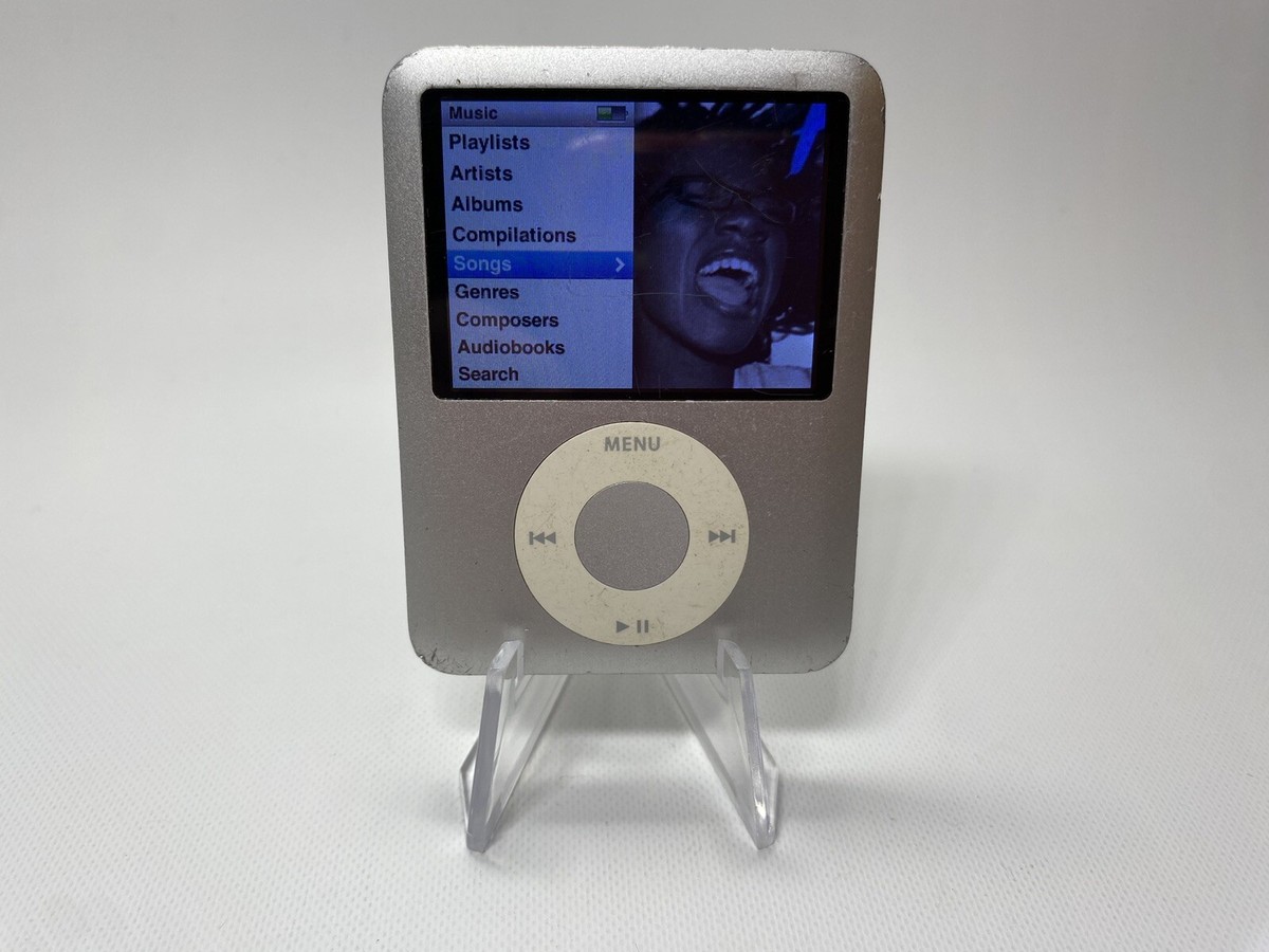 Apple iPod Nano 3rd Generation Silver 4GB A1236 TESTED AND WORKS