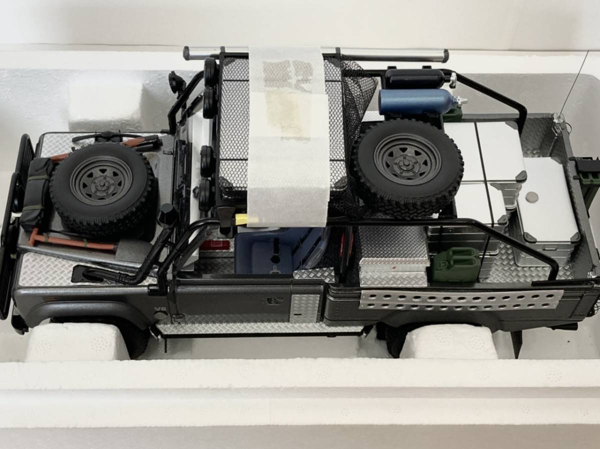 KYOSHO 1/18 Land Rover Lara Croft Tomb Raider Defender Movie