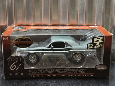 Highway 61 1971 Dodge Challenger R/T 1:18 Scale Diecast Model Car