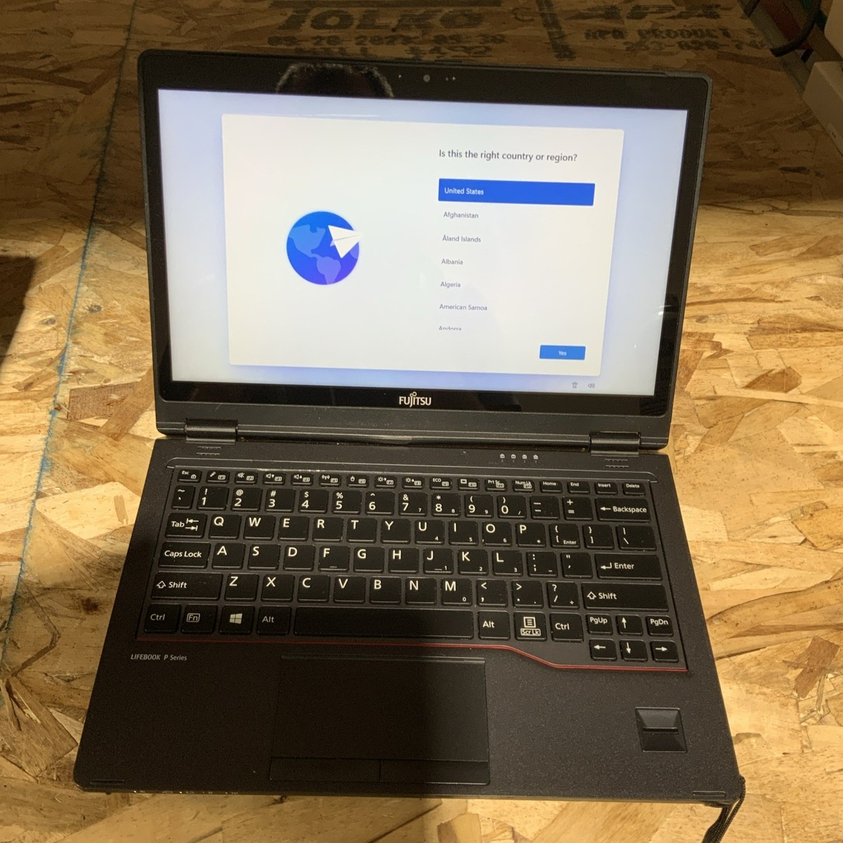 Fujitsu Lifebook P727 2 in 1 i5-7200U 4GB RAM 128 GB M.2 12.5