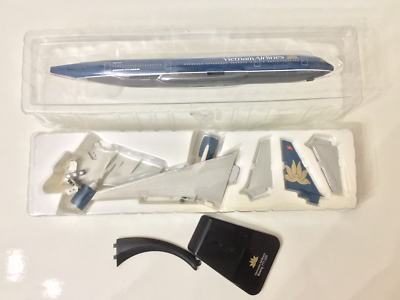 Hogan 1:200 Vietnam Airlines Boeing 777-200 Reg# VN-A141 / PLZ